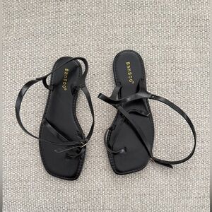 BAMBOO Like New Black Strappy Leather Sandals With Peep Toe, ‘Vacay 10’